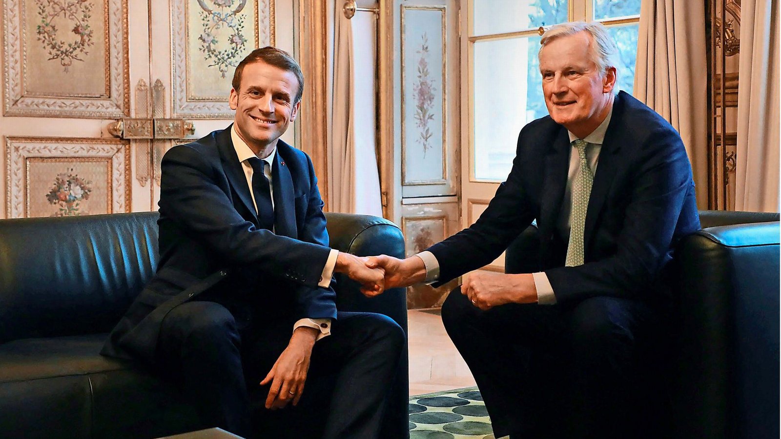Ein Archivbild aus dem Jahr 2020: Michel Barnier (re.), damals Brexit-Chefunterhändler der EU, besucht Emmanuel Macron im Pariser Elysee-Palast.Foto: dpa/Ludovic Marin Ein Archivbild aus dem Jahr 2020: Michel Barnier (re.), damals Brexit-Chefunterhändler der EU, besucht Emmanuel Macron im Pariser Elysee-Palast.Foto: dpa/Ludovic Marin