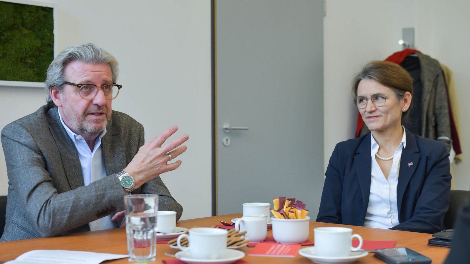 Gesamtmetallchef Stefan Wolf im Gespräch mit DHBW-Präsidentin Martina Klärle.Foto: Lichtgut/Max Kovalenko Gesamtmetallchef Stefan Wolf im Gespräch mit DHBW-Präsidentin Martina Klärle.Foto: Lichtgut/Max Kovalenko