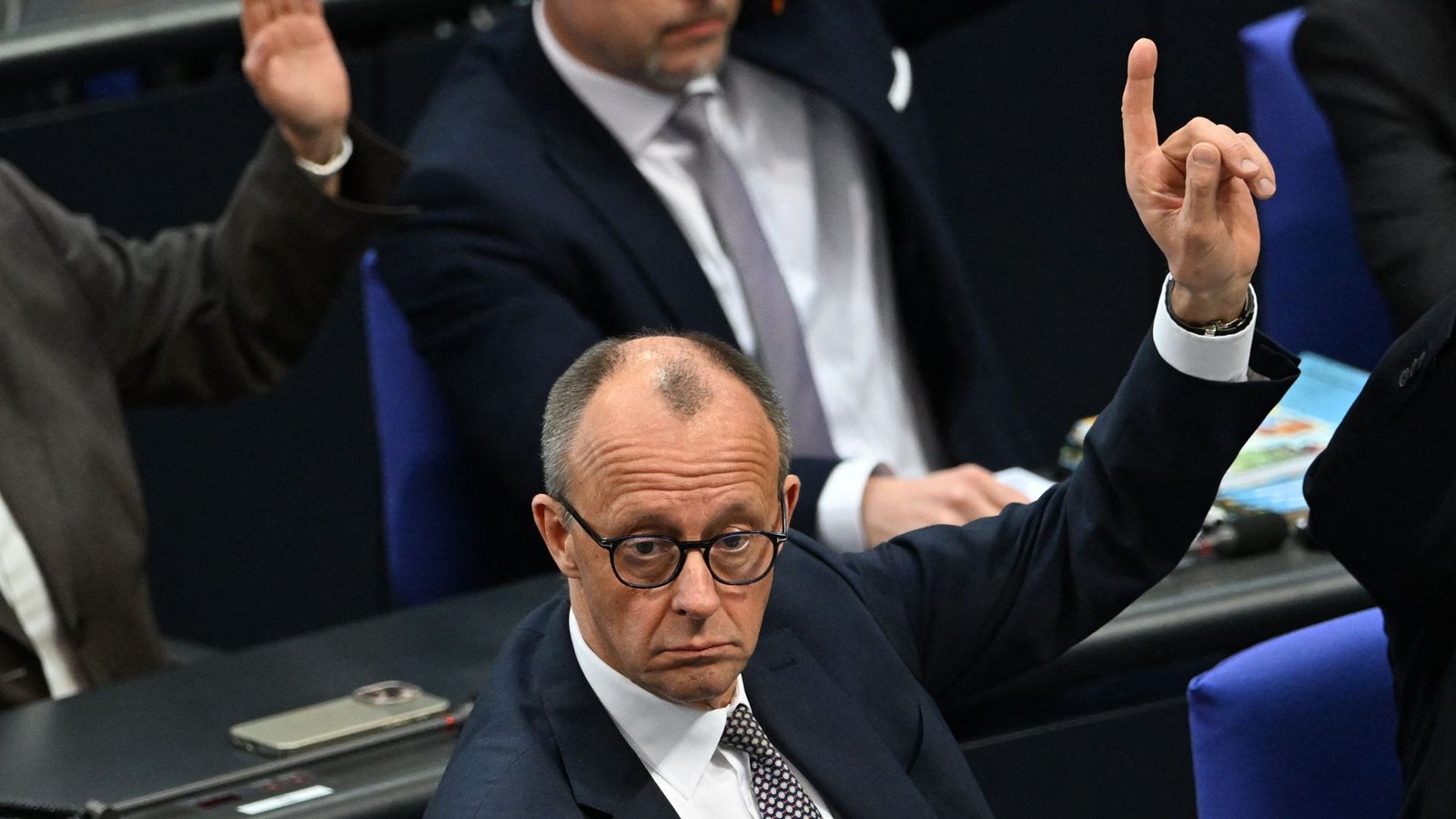 Jetzt bin ich dran: Friedrich Merz ist der designierte Bundeskanzler. Wann wird er ins Amt gewählt?Foto: AFP/RALF HIRSCHBERGER Jetzt bin ich dran: Friedrich Merz ist der designierte Bundeskanzler. Wann wird er ins Amt gewählt?Foto: AFP/RALF HIRSCHBERGER