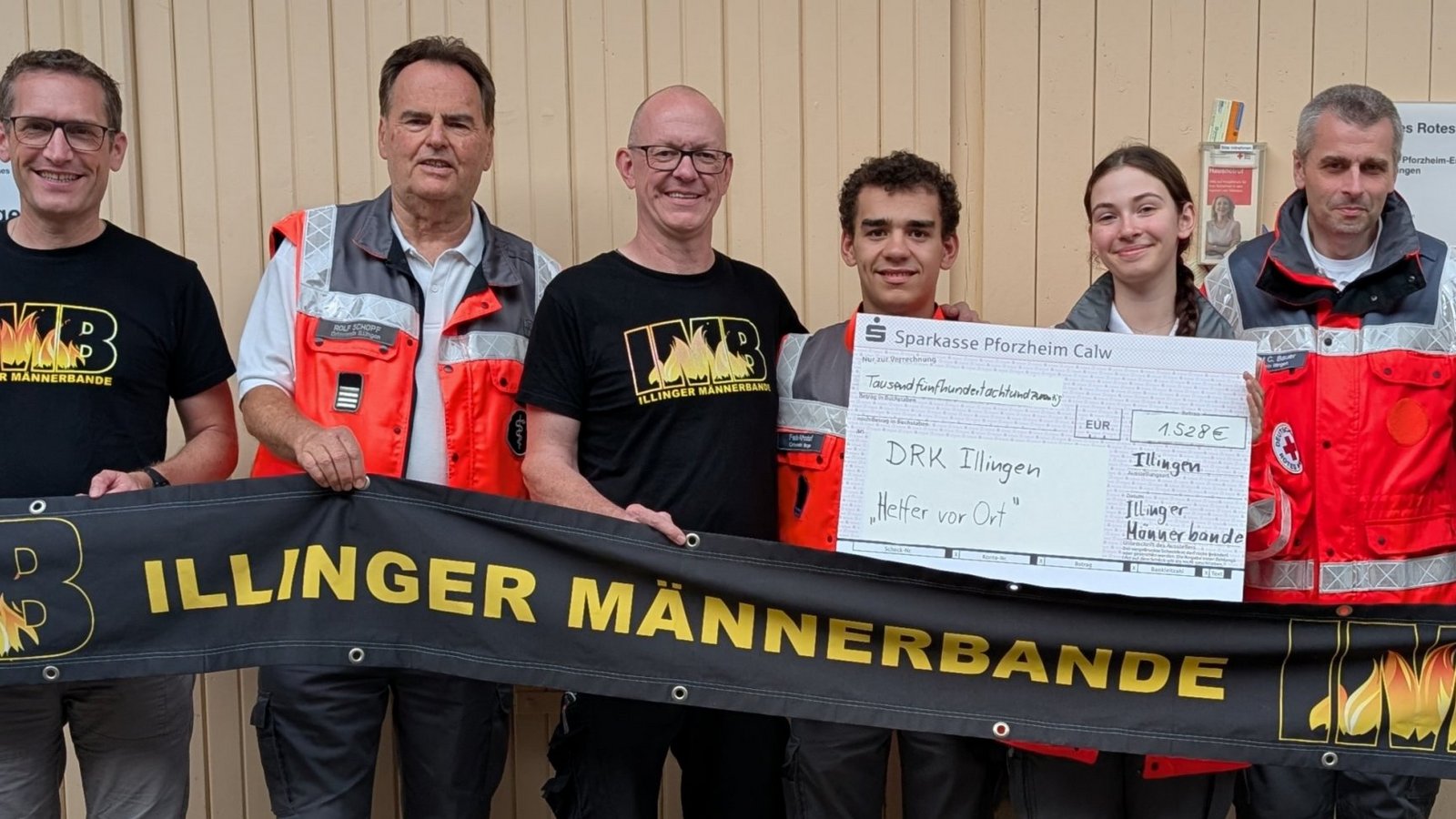Der Einsatz am Holzofen beim Illinger Dorf- und Kelterfest bringt eine ordentliche Spendensumme für die gute Sache zusammen. Foto: p Der Einsatz am Holzofen beim Illinger Dorf- und Kelterfest bringt eine ordentliche Spendensumme für die gute Sache zusammen. Foto: p