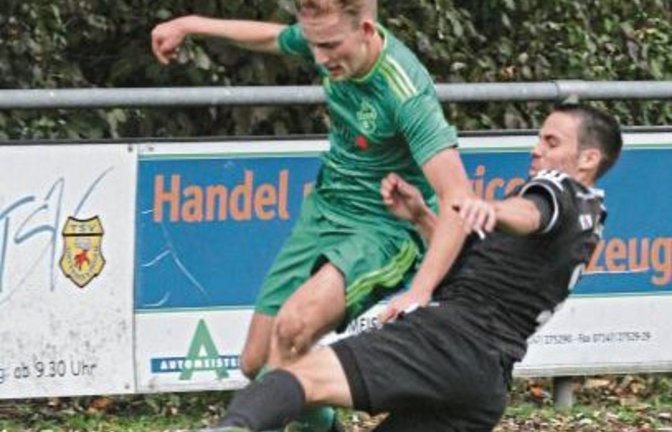 Bastian Werthwein (links) war in der Vorbereitung vier Mal erfolgreich. Er hat damit statistisch in jedem Testspiel des Fußball-A-Ligisten SV Iptingen getroffen.  Foto: Nachreiner