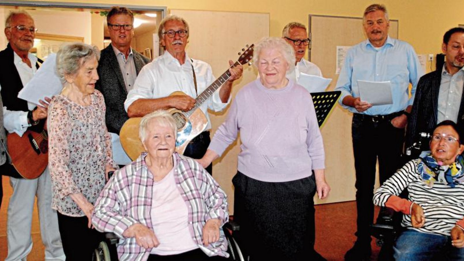 Der Rotary Club Mühlacker-Enzkreis sorgt für gute Laune im St. Clara in Illingen. Foto: Stahlfeld Der Rotary Club Mühlacker-Enzkreis sorgt für gute Laune im St. Clara in Illingen. Foto: Stahlfeld