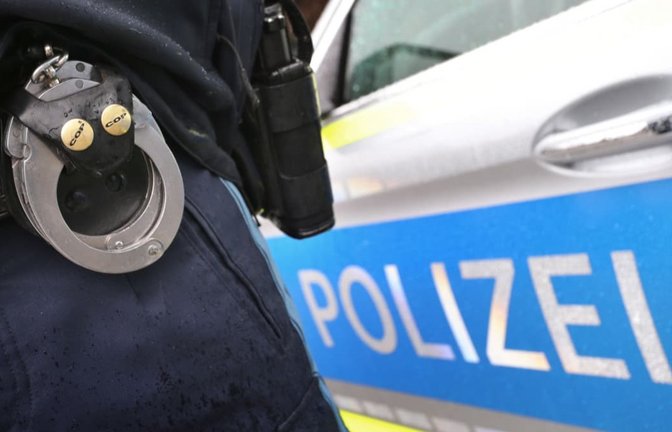 Die betrunkene Frau leistete Widerstand und musste in Gewahrsam genommen werden.<span class='image-autor'>Karl-Josef Hildenbrand/dpa</span>