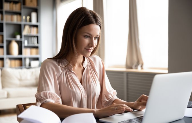 Findet man den Status online?<span class='image-autor'>Foto: fizkes / shutterstock.com</span>