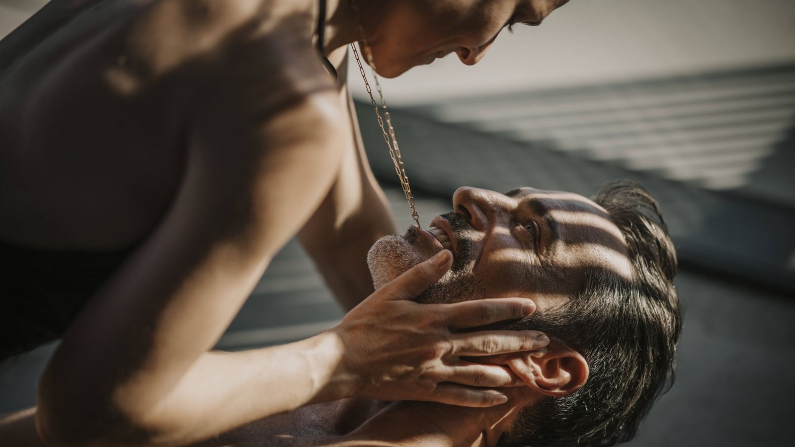 Wenn Männer Unsicherheiten äußern und gleichzeitig Alternativen vorschlagen, sei das sexuelle Kompetenz, sagt Sexologin Roidinger.
Foto: imago/Malte JägerFoto: Wenn Männer Unsicherheiten äußern und gleichzeitig Alternativen vorschlagen, sei das sexuelle Kompetenz, sagt Sexologin Roidinger.
Foto: imago/Malte JägerFoto: 