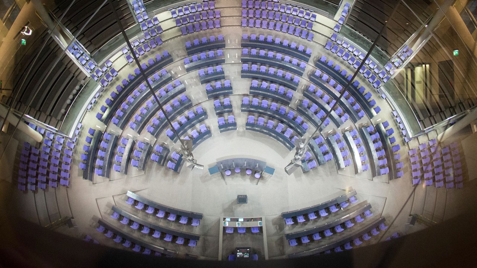 Das neue Wahlrecht führt zu einem auf 630 Sitze verkleinerten Bundestag.Foto: dpa / /Michael Kappeler Das neue Wahlrecht führt zu einem auf 630 Sitze verkleinerten Bundestag.Foto: dpa / /Michael Kappeler