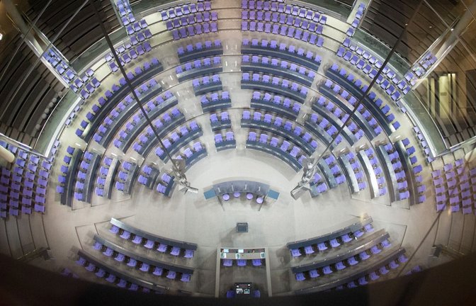 Das neue Wahlrecht führt zu einem auf 630 Sitze verkleinerten Bundestag.<span class='image-autor'>Foto: dpa / /Michael Kappeler</span>