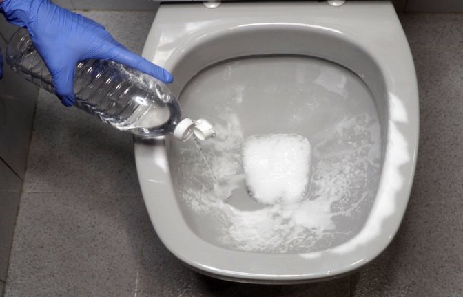 So reinigen Sie das WC mit nur 3 Hausmitteln.<span class='image-autor'>Foto: Nick Alias / shutterstock.com</span>
