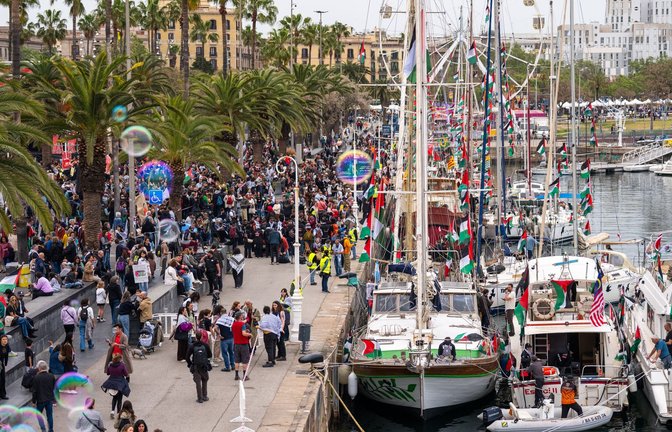 39 Boote der GSF-Flotte liefen in Barcelona aus. (Archivbild)<span class='image-autor'>Foto: Joan Mateu Parra/AP/dpa</span>
