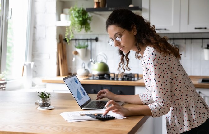 Mit diesen 25 Tipps sparen Sie Energie in der Küche.<span class='image-autor'>Foto: fizkes / shutterstock.com</span>