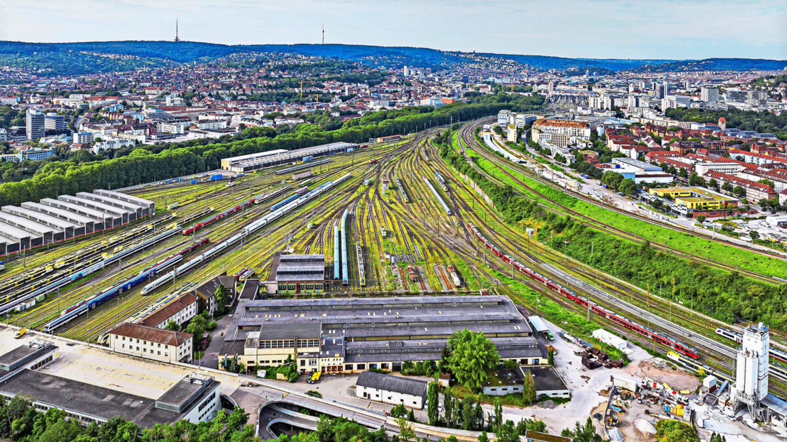 Auf den bisherigen Gleisflächen soll nach dem Willen der Stadt Stuttgart ein neues Wohnviertel entstehen. Ein Bundesgesetz macht das unmöglich.Foto: imago//Arnulf Hettrich Auf den bisherigen Gleisflächen soll nach dem Willen der Stadt Stuttgart ein neues Wohnviertel entstehen. Ein Bundesgesetz macht das unmöglich.Foto: imago//Arnulf Hettrich