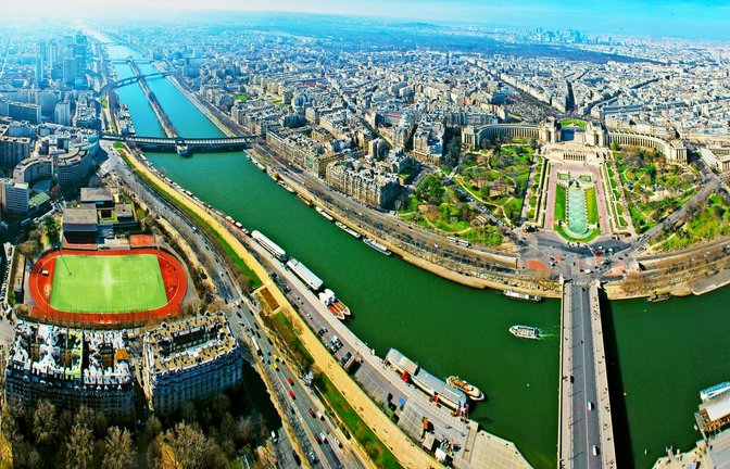 Blick auf Paris von oben: In der  Metropolesoll es mehr   Grünflächen, Parks und Bäume geben, die  bei Temperaturen von bis zu  45 Grad   Rückzugsmöglichkeiten bieten.<span class='image-autor'>Foto: imago/kanzilyou</span>