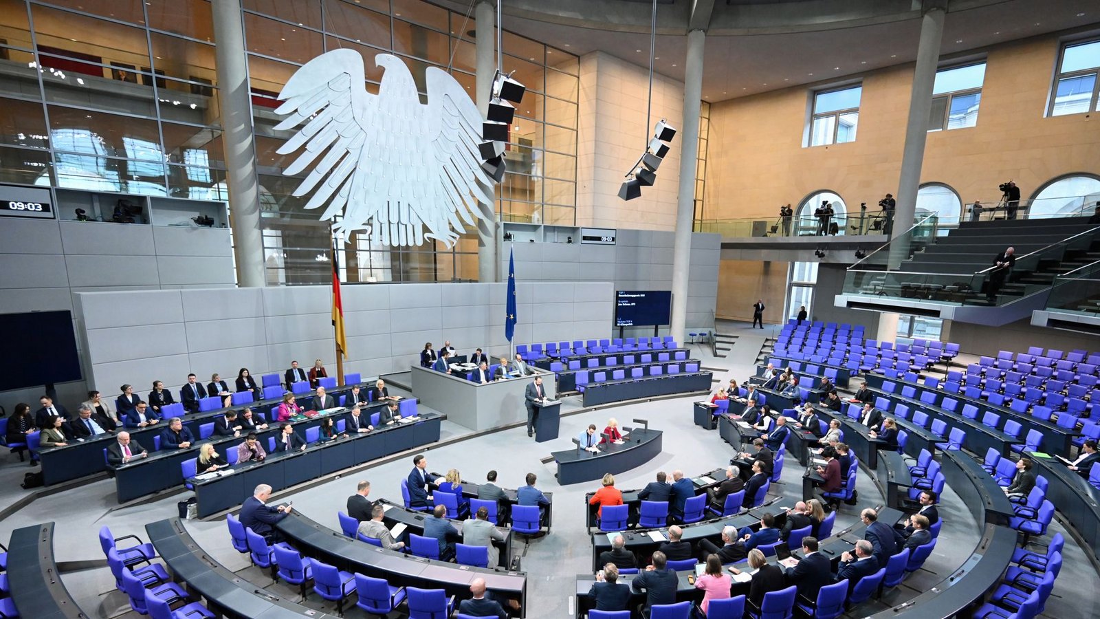 Der Bundestag hat ein Paket mit eine Reihe von Steuerentlastungen beschlossen. (Symbolbild)Foto: Elisa Schu/dpa Der Bundestag hat ein Paket mit eine Reihe von Steuerentlastungen beschlossen. (Symbolbild)Foto: Elisa Schu/dpa