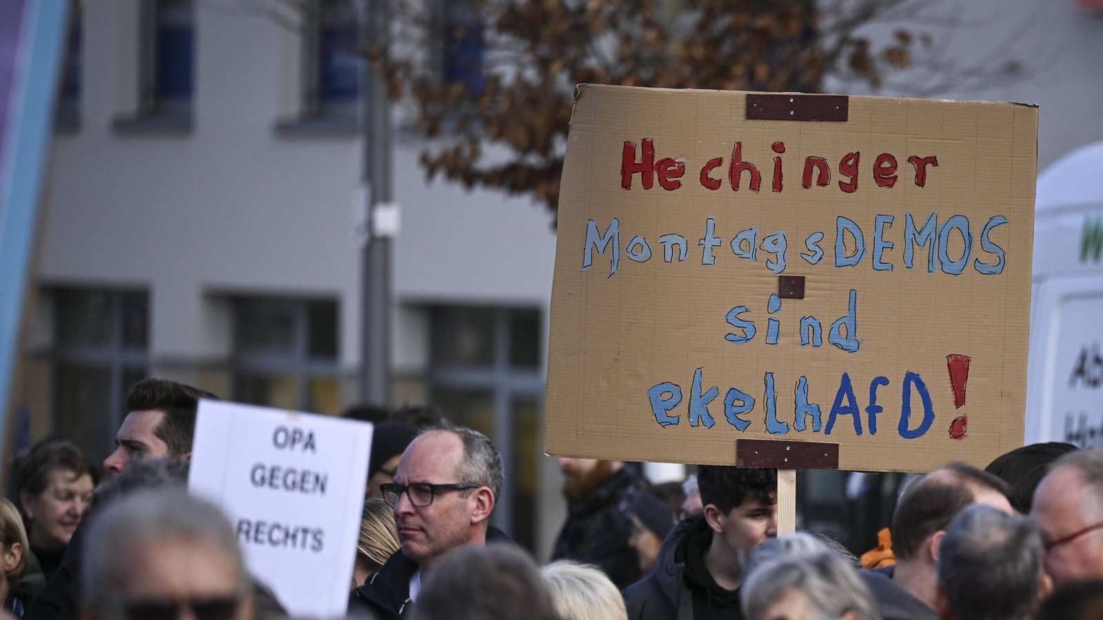 Bei einer Demonstration in Hechingen im Januar machten die Teilnehmer deutlich, was sie von der AfD halten. (Symbolbild)Foto: imago/Ulmer/Teamfoto Bei einer Demonstration in Hechingen im Januar machten die Teilnehmer deutlich, was sie von der AfD halten. (Symbolbild)Foto: imago/Ulmer/Teamfoto