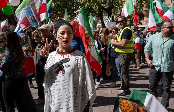 Iranische Demonstranten protestieren in Stockholm gegen Hinrichtungen im Iran.<span class='image-autor'>Foto: /Zuma Press/actionpress</span>