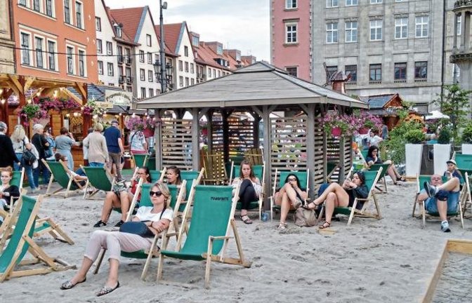 Am 12. Juli beginnt in Vaihingen wieder das Strandleben. Als kleinen Vorgeschmack zeigt das Foto das Strandleben im polnischen Breslau. Foto: Mayer
