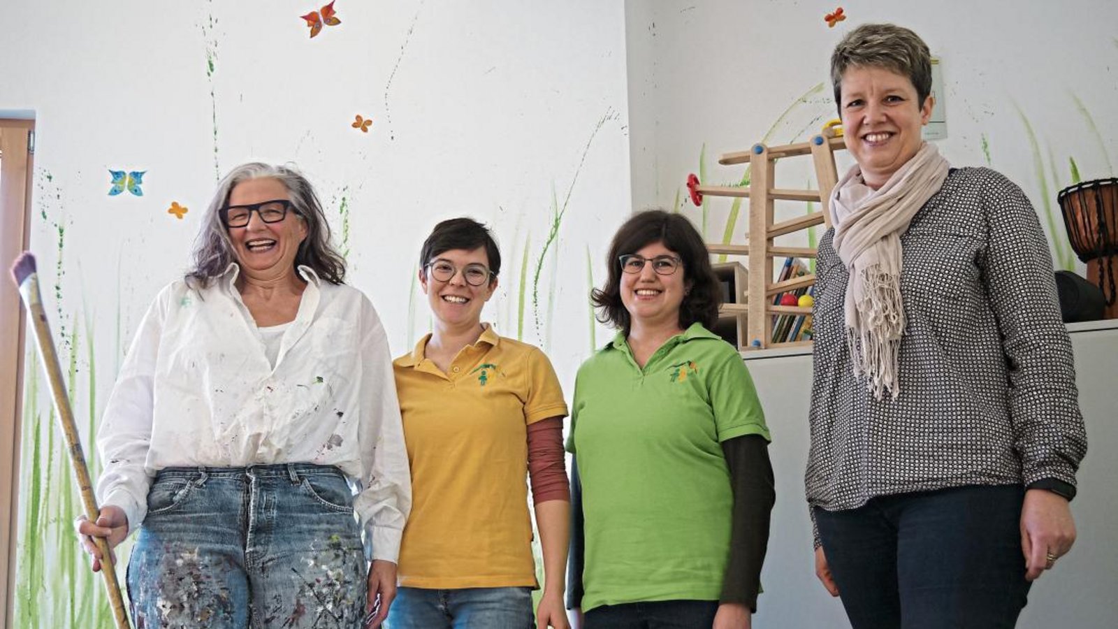 Regina Allgaier (von links) übergibt den neu gestalteten Kuschelraum an das Team der Familienherberge Lebenshilfe – hier im Bild: Sonja Trölsch, Christine Hampter und Stefanie Köppel-Rau.  Foto: Friedrich