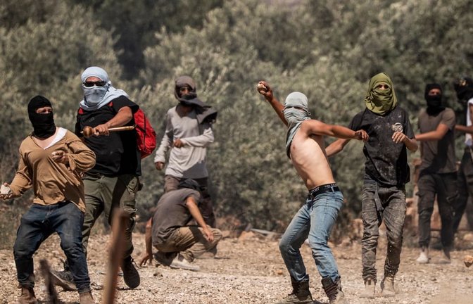 Mehr als 100 israelische Siedler haben am Dienstag ein Dorf im besetzten Westjordanland attackiert (Archivfoto).<span class='image-autor'>Ilia Yefimovich/dpa</span>