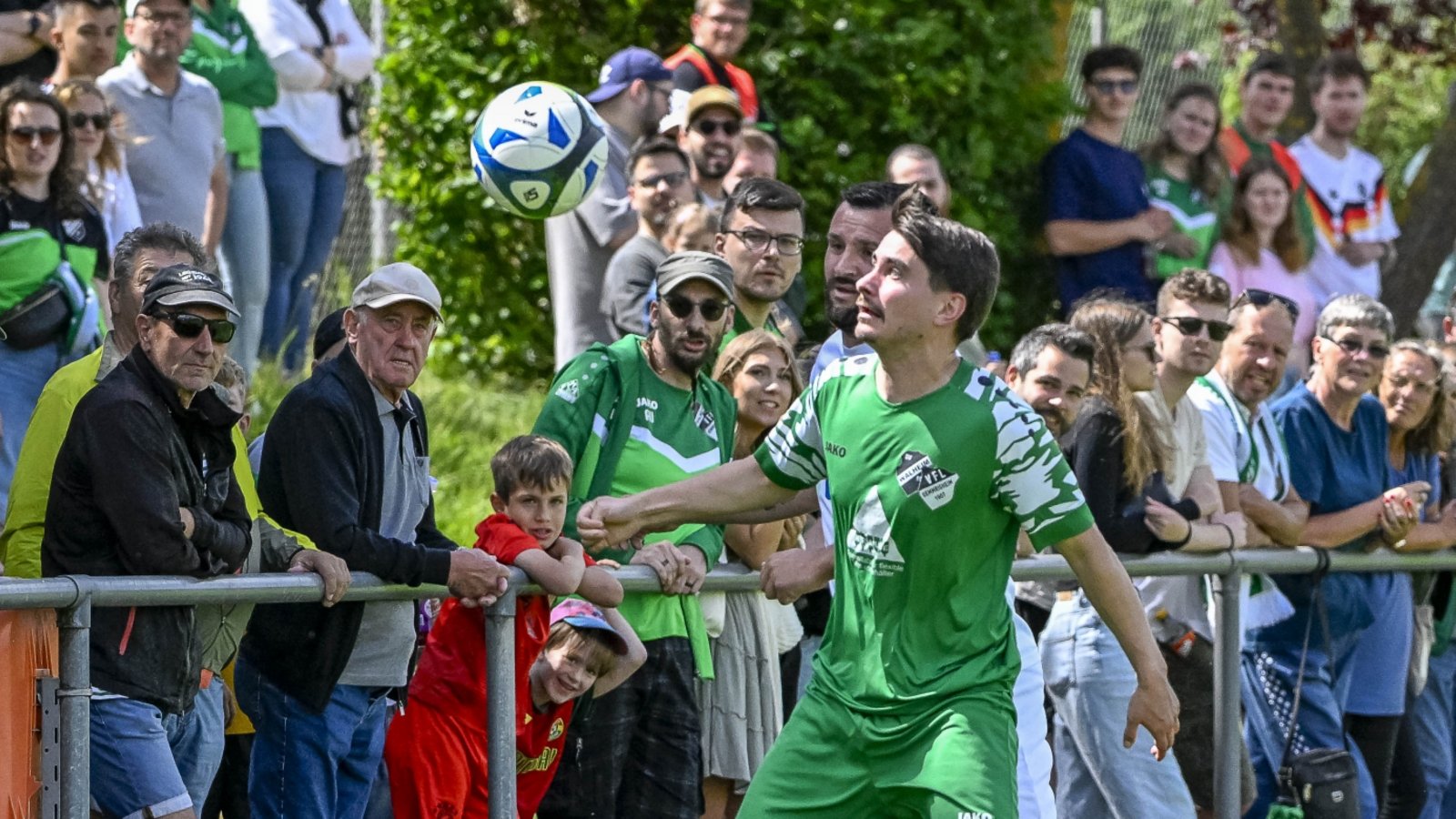 Großes Publikum beim Relegationsspiel am Sonntag in Sersheim. Foto: Leitner Großes Publikum beim Relegationsspiel am Sonntag in Sersheim. Foto: Leitner