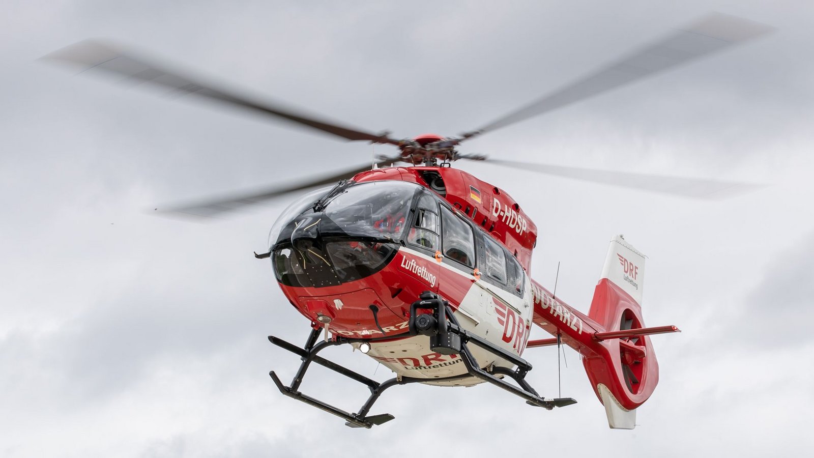 Ein Rettungshubschrauber war im Einsatz. (Symbolbild)Foto: Daniel Karmann/dpa/Daniel Karmann