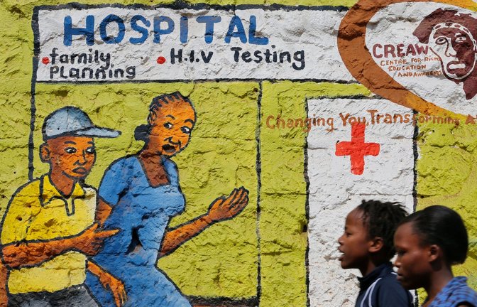 Auf dem Wandgemälde in Nairobi wird auf HIV und AIDS aufmerksam gemacht.<span class='image-autor'>Foto: picture alliance / dpa</span>