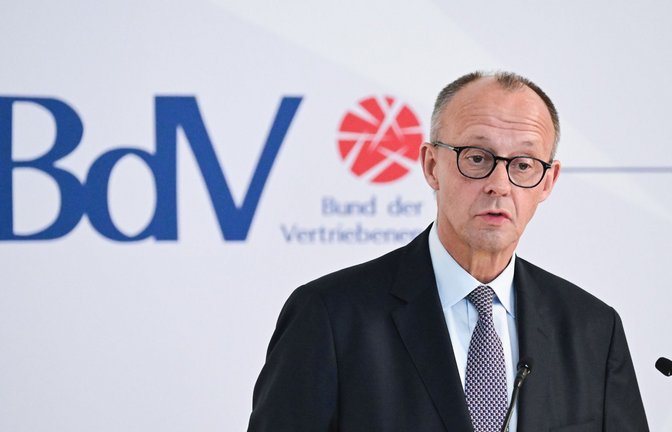 Bundeskanzler Friedrich Merz (CDU) beim Festakt des Bundes der Vertriebenen.<span class='image-autor'>Foto: Bernd Weißbrod/dpa</span>