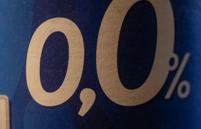 Der Pro-Kopf-Verbrauch von Bier lag letztes Jahr bei rund 84 Litern in Deutschland, davon waren rund 9 Liter alkoholfrei. (Symbolbild)<span class='image-autor'>Foto: Christophe Gateau/dpa</span>