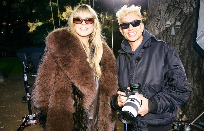 Heidi Klum mit Fotograf Vijat Mohindra.<span class='image-autor'>Foto: ProSieben/Max Montgomery</span>