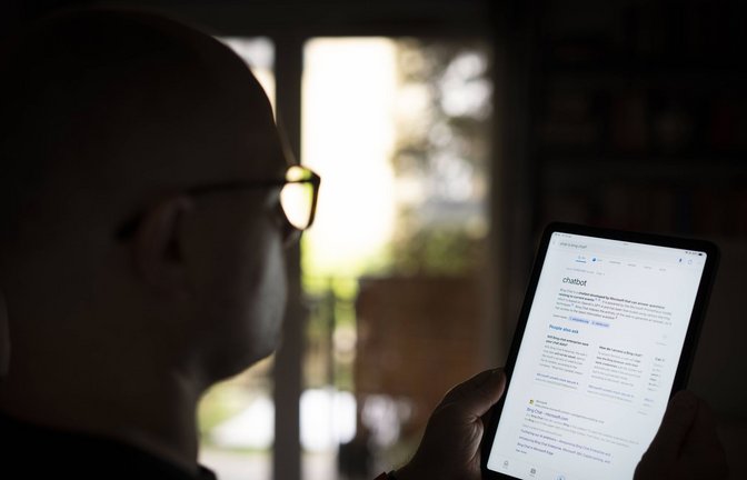 Chatbots können bei persönlichen Problemen hilfreich sein – aber auch gefährlich werden.<span class='image-autor'>Foto: IMAGO/NurPhoto</span>