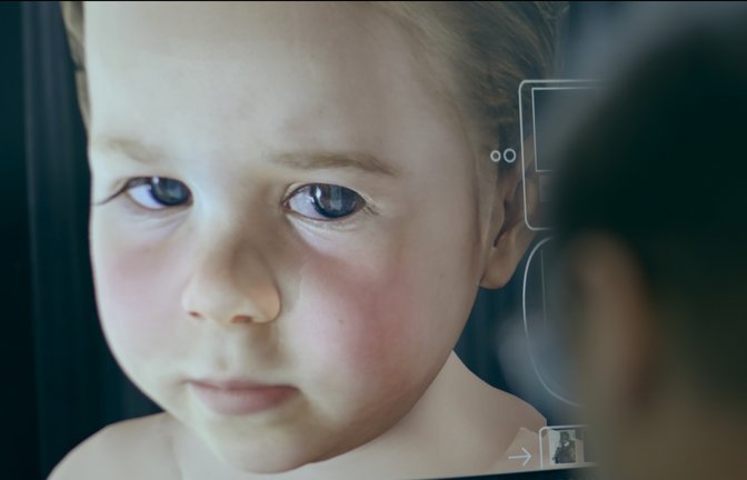 Die Filmemacher untersuchen einen der neuesten großen Durchbrüche in der KI-Technologie: Digitale Avatare, die anhand der Merkmale Verstorbener erstellt wurden.<span class='image-autor'>Foto: Eternal You/ Gareth Moon</span>