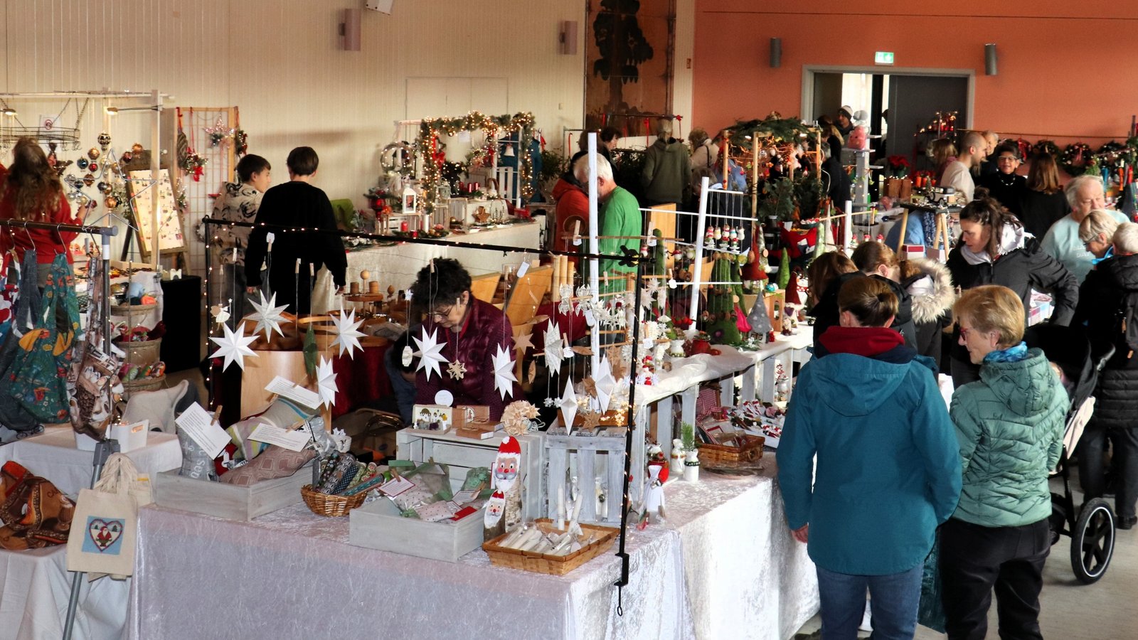 Vielfältiges Angebot: die Hobbykünstlerausstellung in Oberriexingen. Vielfältiges Angebot: die Hobbykünstlerausstellung in Oberriexingen.