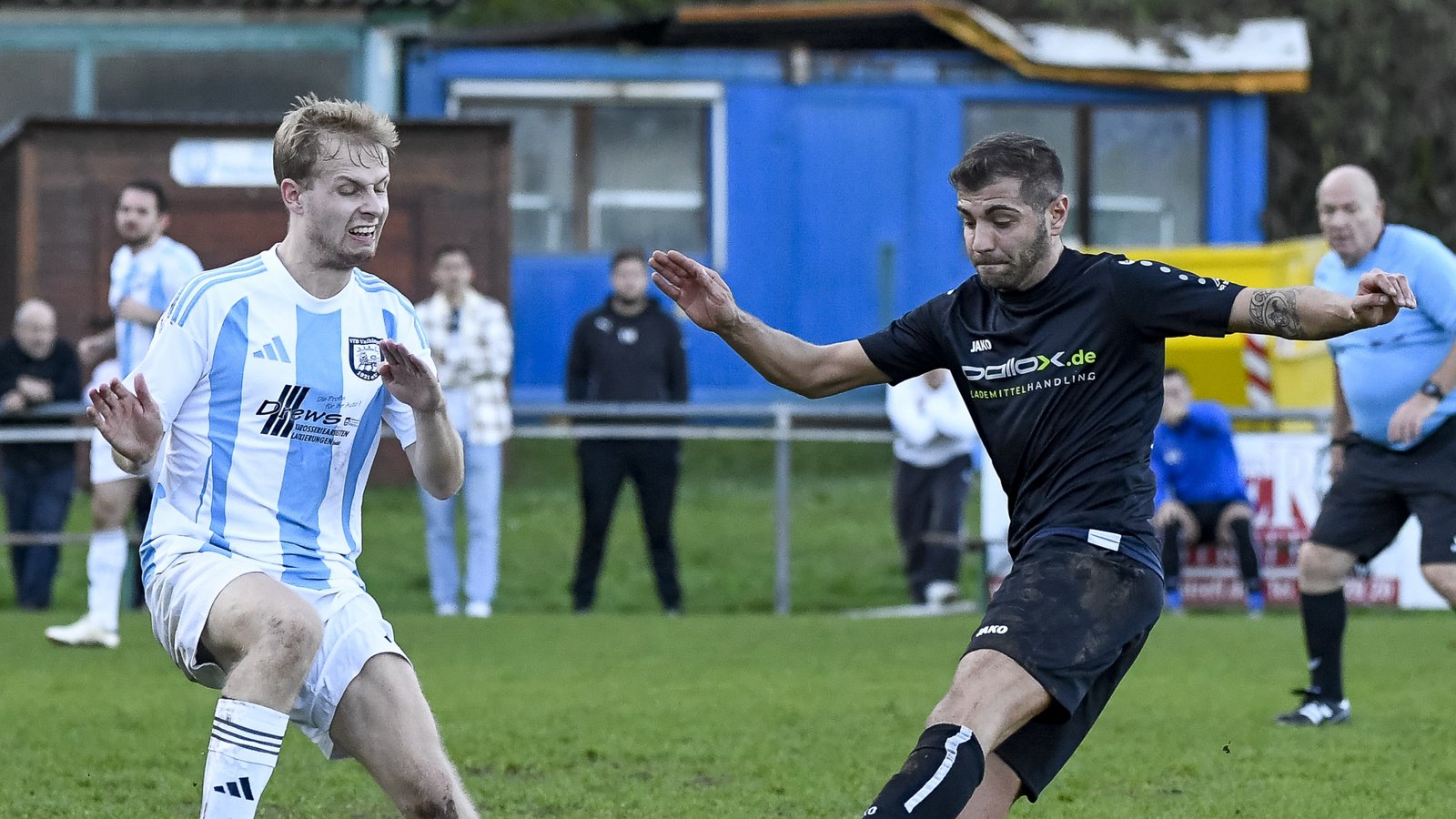 Das Duell zwischen dem Vaihinger Philipp Meyer (links) und Gabriele De Giuseppe von der SGM Riexingen wird es am Wochenende erneut geben. Das Duell zwischen dem Vaihinger Philipp Meyer (links) und Gabriele De Giuseppe von der SGM Riexingen wird es am Wochenende erneut geben.