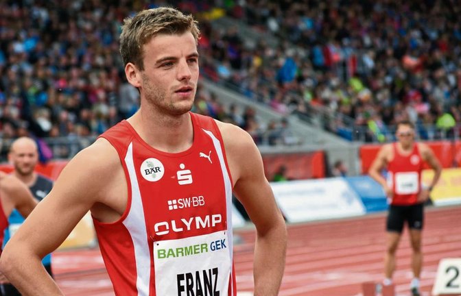 Der Blick von Felix Franz richtet sich wieder nach vorne. Nach der verpassten Olympia-Qualifikation fiel der 400-Meter-Hürdensprinter in ein Loch. Will er weitermachen? Kann er überhaupt seine Karriere im Leistungssport fortsetzen? „Mich haben aber recht schnell die Begeisterung für diesen Sport und mein Ehrgeiz erneut motiviert“, erklärt der 23-Jährige. Foto: Drechsel