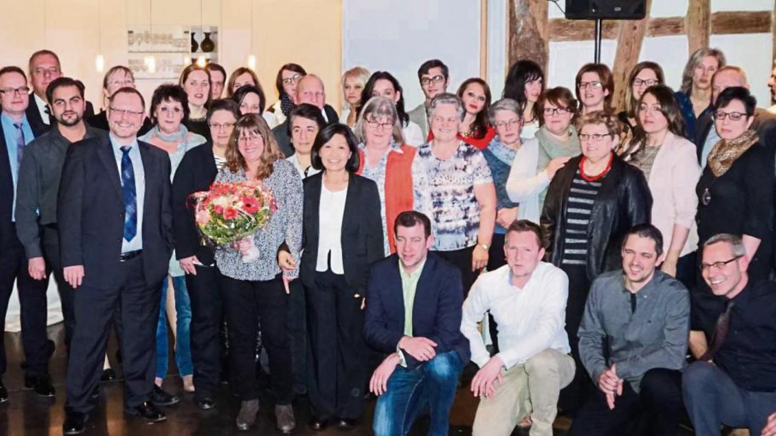 Mit einer Einladung und einem Präsent wird die langjährige Firmenzugehörigkeit der Jubilare gewürdigt. Foto: p Mit einer Einladung und einem Präsent wird die langjährige Firmenzugehörigkeit der Jubilare gewürdigt. Foto: p