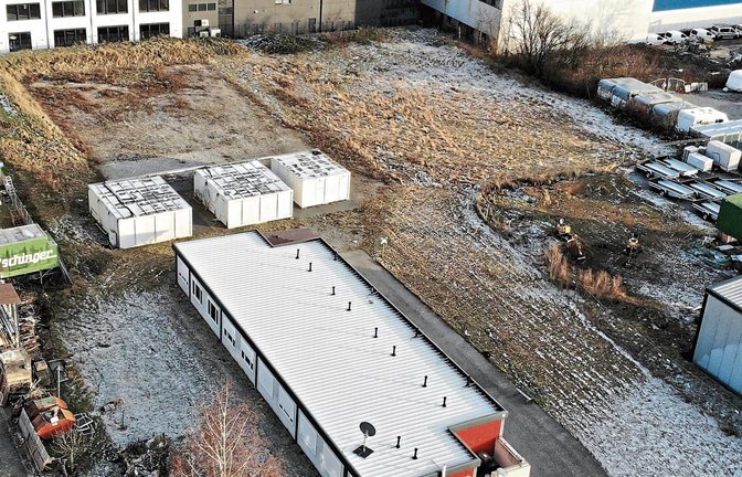 Hinter der bestehenden Flüchtlingsunterkunft an der Maybachstraße will der Landkreis Ludwigsburg voraussichtlich eine weitere bauen. Foto: Küppers