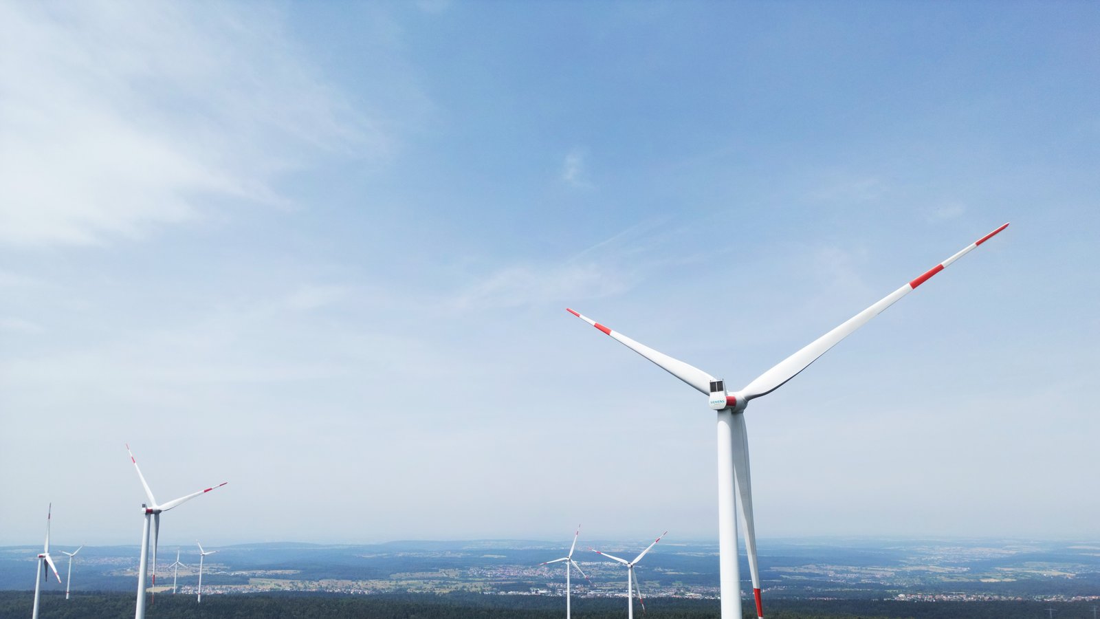In Vaihingen werden sich die Windräder später als geplant drehen. Symbolfoto: Küppers