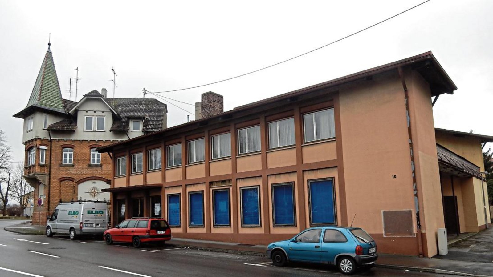 So kannte man die Vaihinger Kinos: Links am ehemaligen Bahnhotel das Regina, rechts das Rex. Fotos: Arning So kannte man die Vaihinger Kinos: Links am ehemaligen Bahnhotel das Regina, rechts das Rex. Fotos: Arning