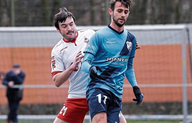 Eine gefühlte Ewigkeit ist es her, dass am Bruchwald Oberliga-Fußball zu sehen war. Am 7. März verlor der FSV 08 Bissingen mit Riccardo Gorgoglione (rechts) gegen Dorfmerkingen. Foto: Baumann