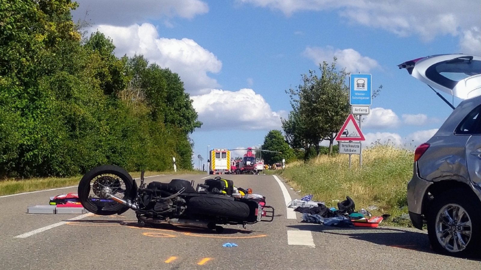 Die Landesstraße 1135 war nach dem Unfall gesperrt. Foto: Küppers Die Landesstraße 1135 war nach dem Unfall gesperrt. Foto: Küppers