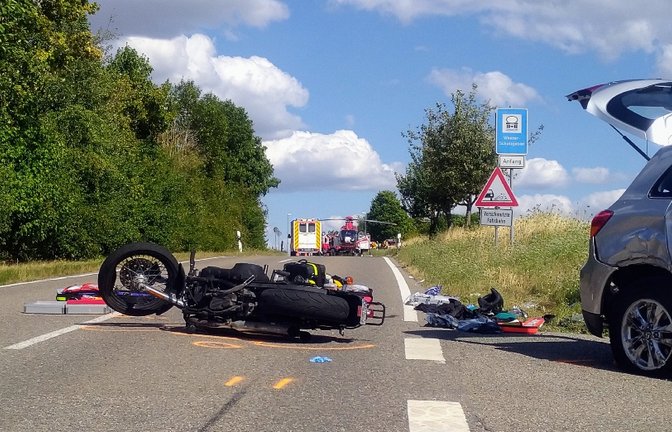 Die Landesstraße 1135 war nach dem Unfall gesperrt. <span class='image-autor'>Foto: Küppers</span>