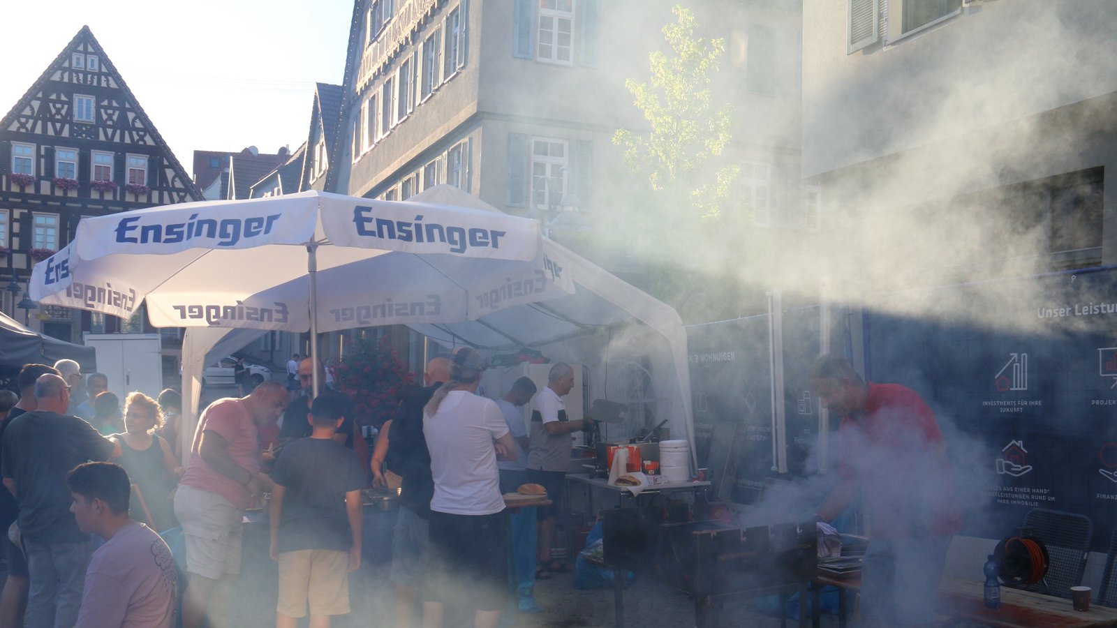 Es wird gegrillt.