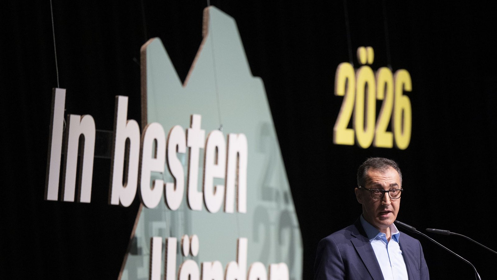 Cem Özdemir bei seiner Bewerbungsrede für das Amt des Spitzenkandidaten.Foto: Marijan Murat/dpa