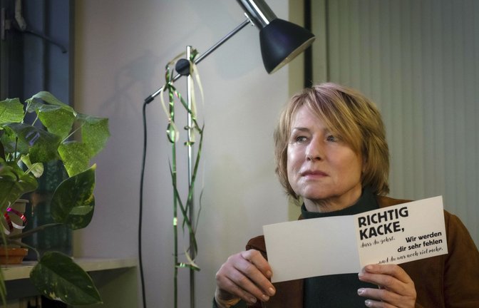 Susanne Bonard (Corinna Harfouch, Bild) hat es geschafft: Sie verbringt ihren letzten Tag im Dienst in der Mordkommission des LKA.<span class='image-autor'>Foto: rbb/Conny Klein</span>