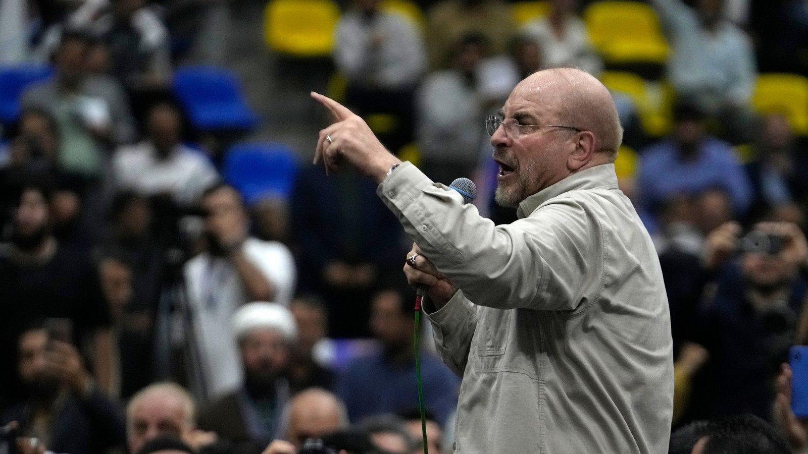 Ghalibaf stellt nach Israels Angriffen in Beiruter Vororten den diplomatischen Weg mit den USA infrage. (Archivbild)Foto: Vahid Salemi/AP/dpa