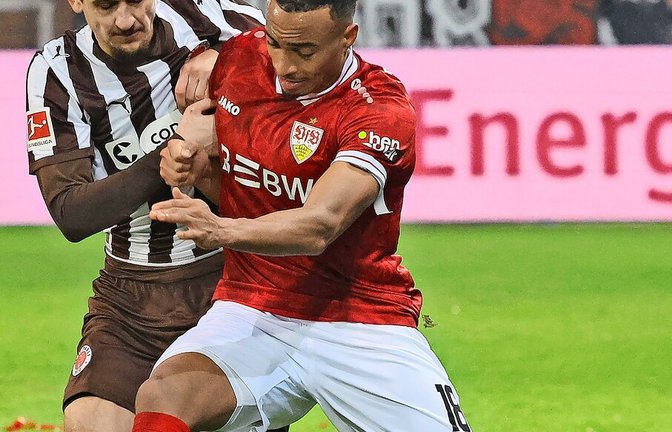 Jamie Leweling (re.) und der VfB müssen noch ganz schön rackern für Punkte.<span class='image-autor'>Foto: Baumann</span>