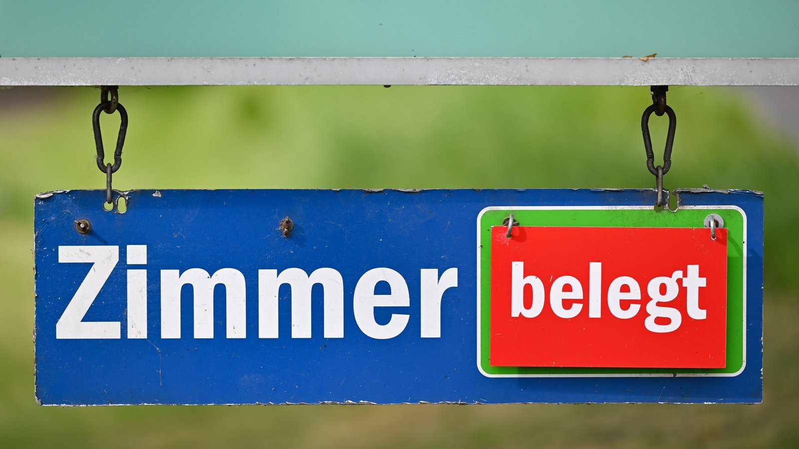 Der Sommermonat August hat Hotels und Pensionen gute Geschäfte beschert. (Symbolbild)Foto: Patrick Pleul/dpa