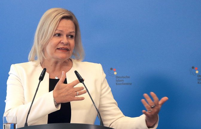 Bundesinnenministerin Nany Faeser (SPD) fordert von den großen Islamverbänden in Deutschland, mehr gegen Judenhass zu unternehmen.<span class='image-autor'>Foto: dpa/Wolfgang Kumm</span>