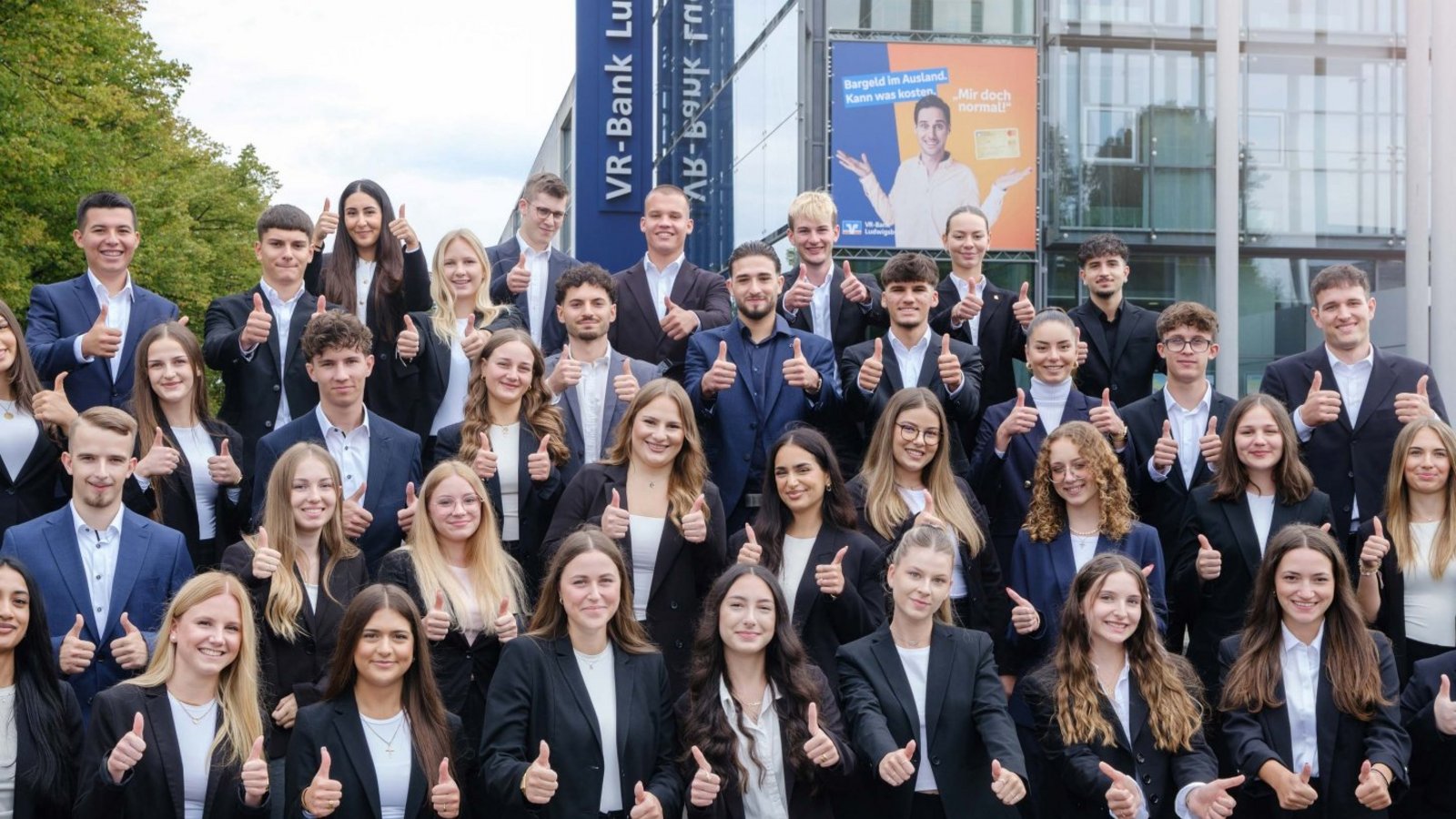 40 Auszubildende und Studierende haben jetzt ihre Ausbildung bei der VR-Bank Ludwigsburg eG begonnen. Foto VR-Bank Ludwigsburg 40 Auszubildende und Studierende haben jetzt ihre Ausbildung bei der VR-Bank Ludwigsburg eG begonnen. Foto VR-Bank Ludwigsburg