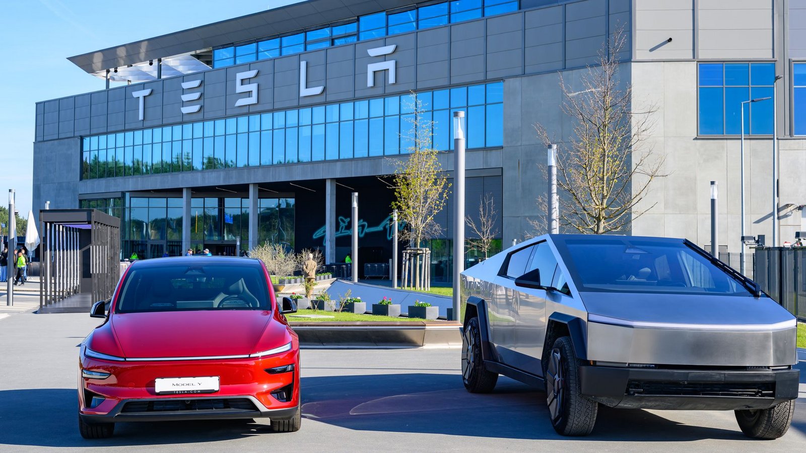 Der US-Elektroautobauer Tesla hat den Krankenstand in der Fabrik in Grünheide bei Berlin reduziert. (Archivbild)Foto: Patrick Pleul/dpa