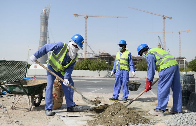 Ein Bauarbeiter ist während der WM tödlich verunglückt. (Symbolbild)<span class='image-autor'>Foto: dpa/Andreas Gebert</span>